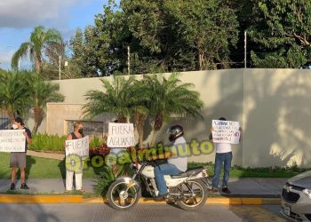 Aguakan sigue con su abuso; protestan vecinos de la zona sur de Cancún