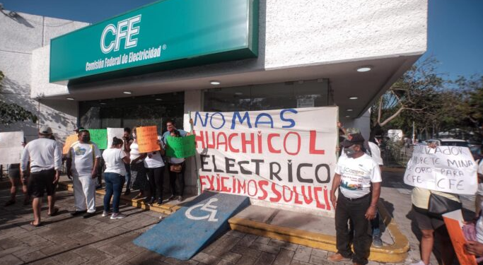 Promete CFE atender quejas de la población