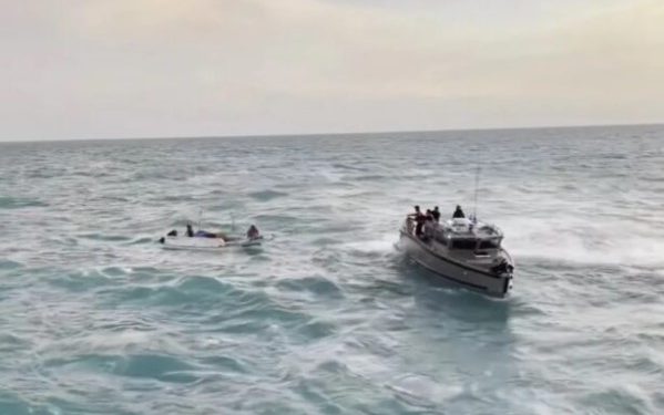 Rescatan a pescadores tras seis días de estar a la deriva