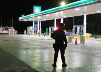 Hombres armados asaltan gasolinera en Punta Maroma