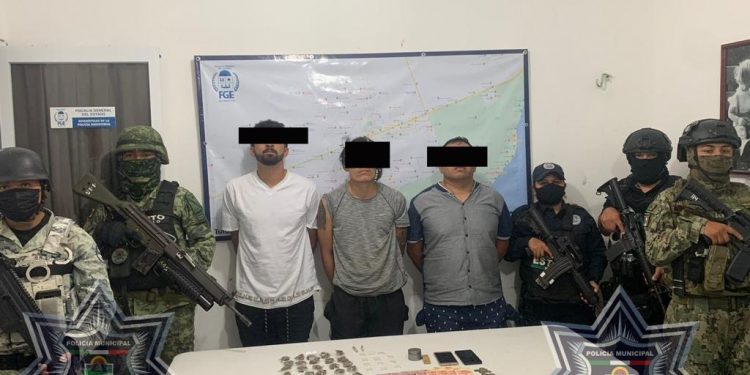 Autoridades realizan operativo en conjunto, aseguran  11 narcomenudistas en Tulum