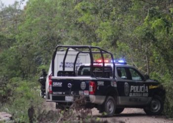 Ejecutan a un hombre y abandonan el cuerpo en un camino de terracería en Cancún