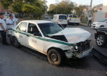 Choque entre conductora imprudente y taxista deja un lesionado en Cancún