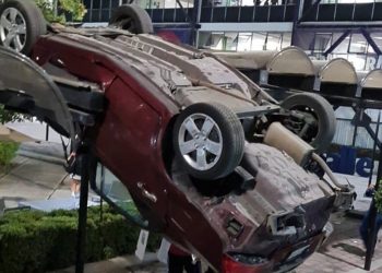 Cae vehículo de la Universidad La Salle en CDMX