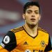 El futbolista mexicano Raúl Jiménez es expulsado durante el Wolves vs Leeds