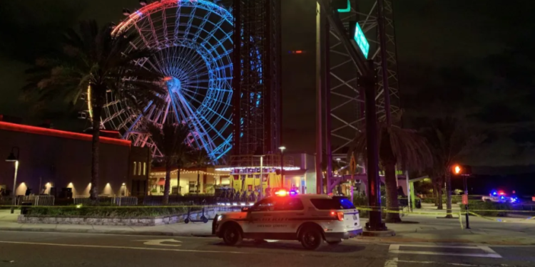 Joven fallece al caer desde la torre más alta en ICON Park, Florida