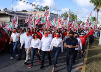 Ex gobernador Félix González reaparece en registros del PRI