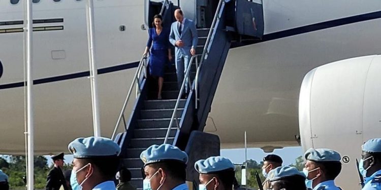 Llegan Príncipes William y Kate Middleton a Belice