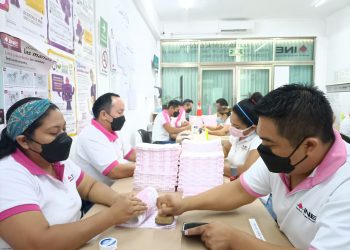 Llegaron a Chetumal papeletas de Revocación de Mandato