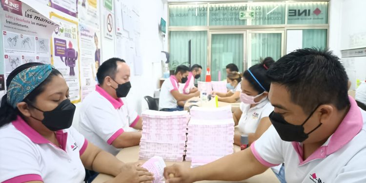 Llegaron a Chetumal papeletas de Revocación de Mandato