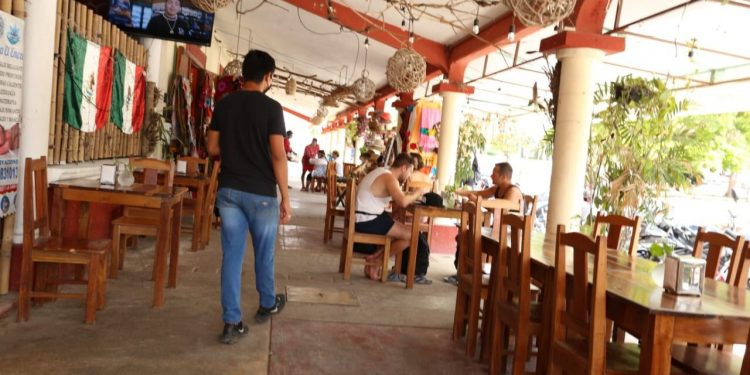 Actualizan horarios para restaurantes, bares y tiendas de conveniencia en Quintana Roo