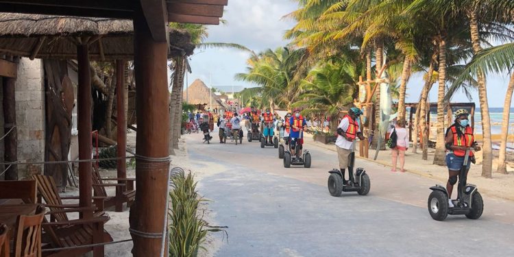 Éxito total para Mahahual por puente vacacional
