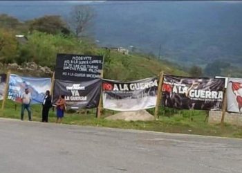 Bloquean carretera en Chiapas para exigir fin a la guerra en Ucrania