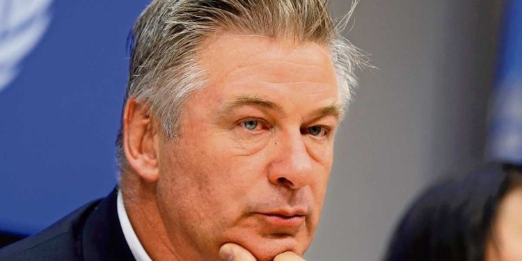 Alec Baldwin está de regreso en el rodaje tras el accidente de Halyna Hutchins