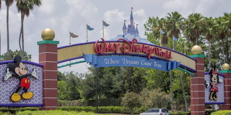 Empleados de Disney son detenidos por delitos sexuales