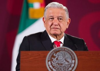 AMLO arremete contra artistas y los califica como deshonestos e intelectuales