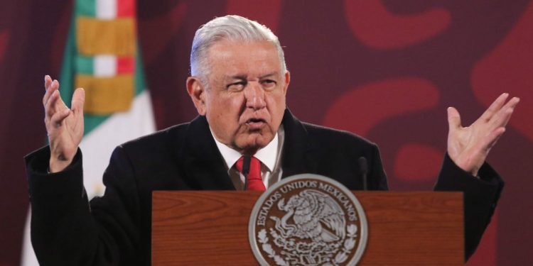 AMLO anunció que trabaja para garantizar la igualdad de género