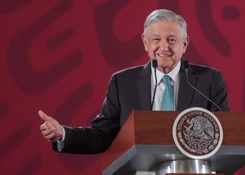 Pide AMLO que se investigara a jefes de Marina que manipularon pruebas del caso Ayotzinapa