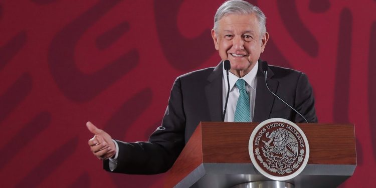 Pide AMLO que se investigara a jefes de Marina que manipularon pruebas del caso Ayotzinapa