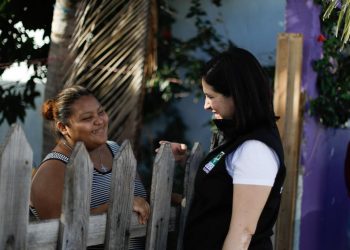 Estefanía Mercado escucha propuestas en las colonias Nicté Ha y Tumben Chilam