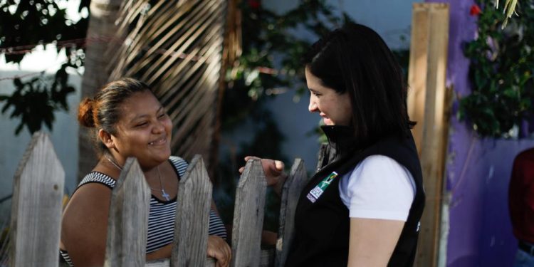 Estefanía Mercado escucha propuestas en las colonias Nicté Ha y Tumben Chilam