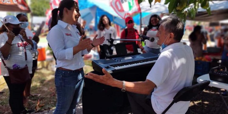 Promete Deborah Angulo legislar para que Laguna Guerrero sea un centro turístico