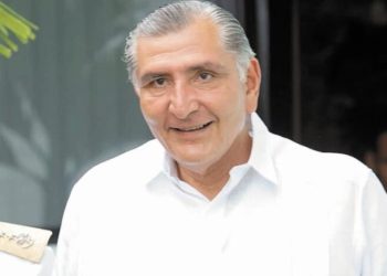 Oposición exige la renuncia de Adán