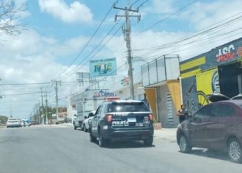Dos sujetos armados le roban fuerte suma de dinero y el vehículo a un hombre en Chetumal