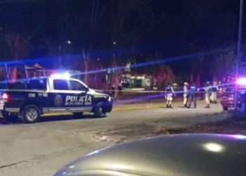 Aseguran a dos sujetos por posesión de un arma de fuego y narcóticos en Cozumel