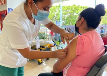 En abril IMSS y Sector Salud Federal llevan a cabo una vacunación intensiva contra COVID-19 en todo México
