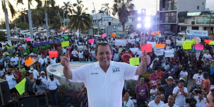 Enfatiza Nivardo Mena que gobernará con quintanarroenses