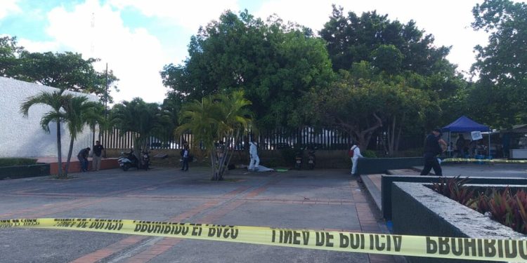 Fallece indigente afuera de las instalaciones del IMSS en Cancún