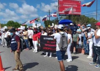 Universitarios exigen seguridad vial tras la muerte de una compañera en la av. Colosio