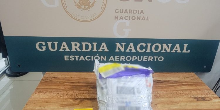 Guardia Nacional y Aduanas de México aseguran aparente fentanilo en Baja California