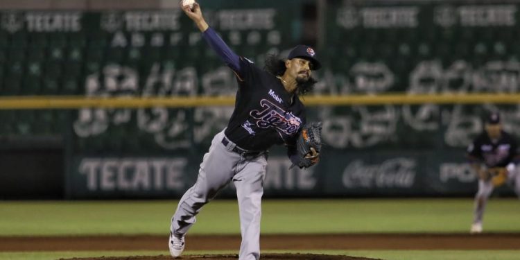 Joya de Terance Marín en la loma y Tigres blanquea a Leones