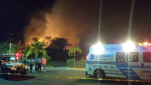 Explosión provoca evacuación de zona comercial y habitacional en Puerto Morelos