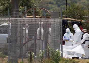 Fiscalía de Michoacán localiza 11 cuerpos en una fosa clandestina en el municipio Las Letras