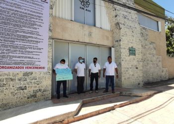 Se manifiestan trabajadores del INAH Quintana Roo por mejores condiciones laborales