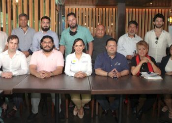 Presenta Laura Fernández soluciones reales a problemas de la industria restaurantera
