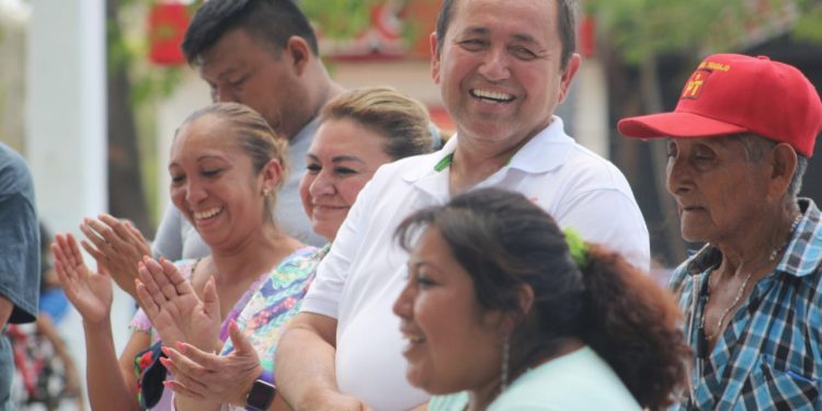 Total respaldo a artesanos y ejidatarios de la zona maya: Nivardo Mena