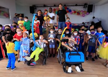 Cancún FC celebra día del niño con fundación AITANA