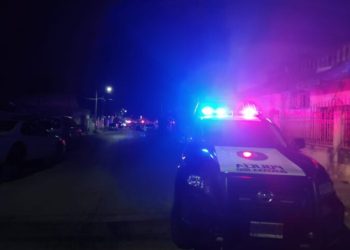 Abandonan cuerpo en llamas a un costados de la escuela ‘Ernesto Villanueva’ en Cancún
