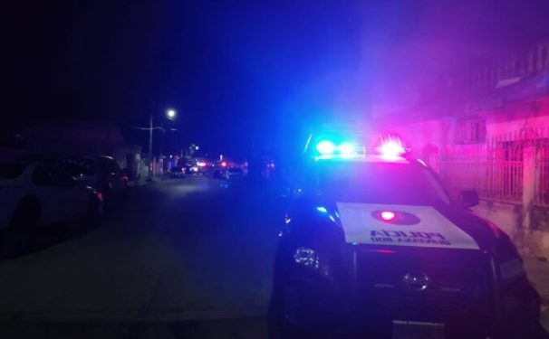 Abandonan cuerpo en llamas a un costados de la escuela ‘Ernesto Villanueva’ en Cancún