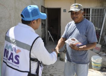 Piden ayuda operadores de mototaxi a Raymundo Sánchez para regularizar las unidades