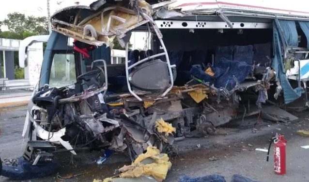 Accidente fatal en el bulevar Colosio deja con una pierna cercenada al chofer de un camión