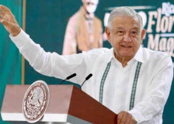 En Quintana Roo toca AMLO el tema de ayer del supuesto destape a Adán