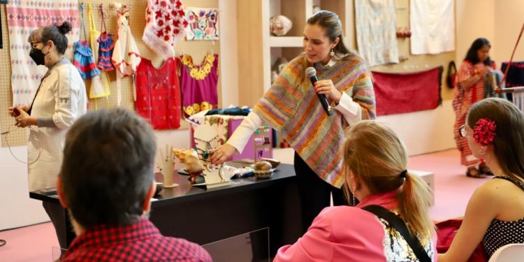 Promocionan las artesanías de Isla Mujeres en el Tianguis Internacional de Pueblos Mágicos