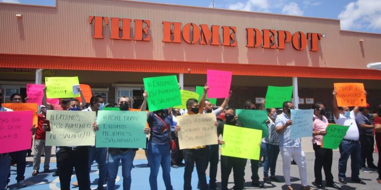 Logra la CROC aumento salarial del 8% para trabajadores de Home Depot