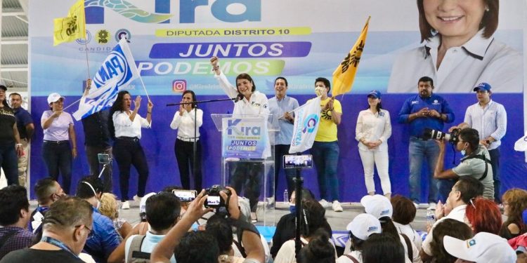 Inicia Kira Iris campaña e incita a los playenses a trabajar en equipo