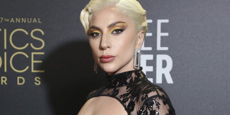 Lady Gaga estrenará nuevo tema titulado «Hold My Hand»